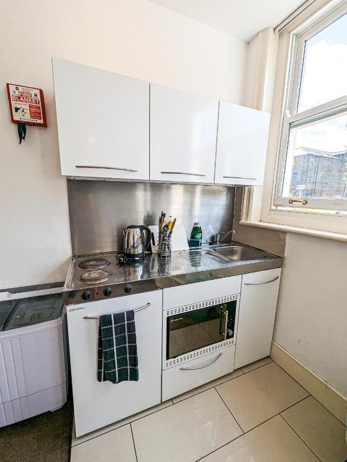 Cozy Central Apartments - With Private Kitchens & Bathrooms Portsmouth Exteriér fotografie