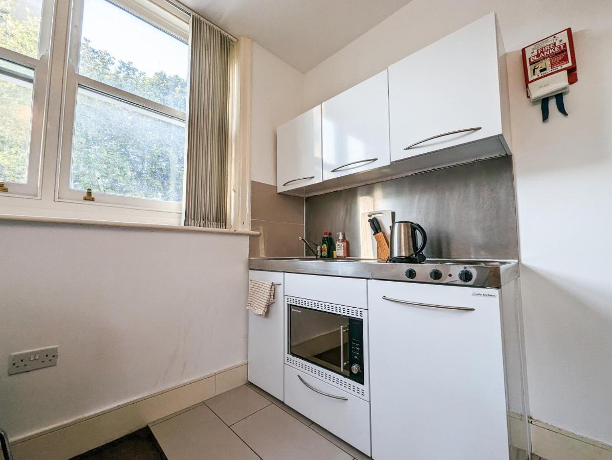Cozy Central Apartments - With Private Kitchens & Bathrooms Portsmouth Exteriér fotografie